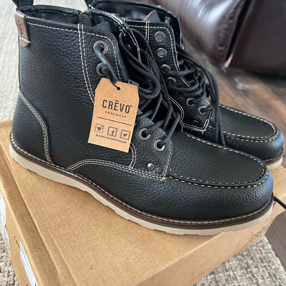 Crevo Men's Black and Tan Leather Boots